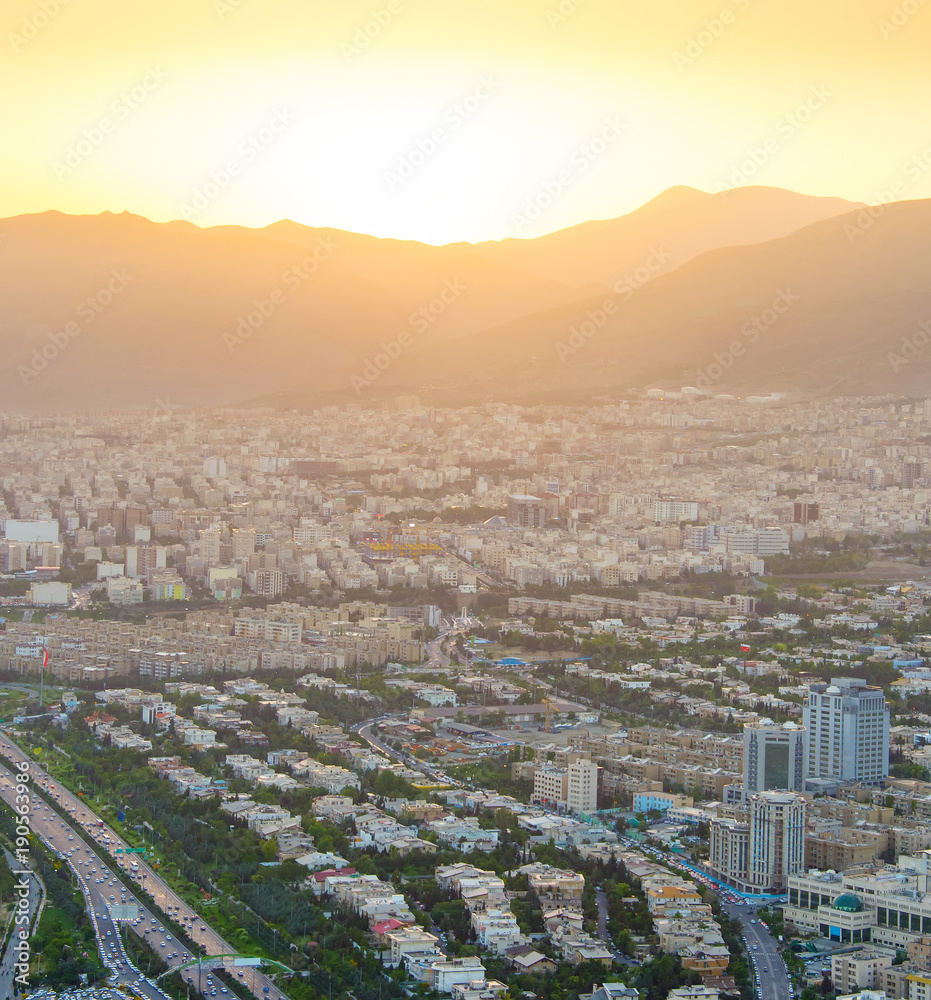 Fototapeta premium Tehran skyline at sunset, Iran