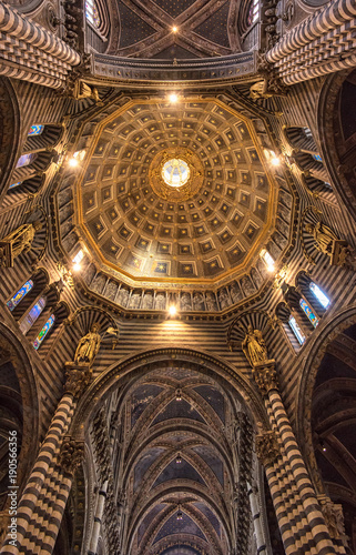 Amazing interior of Siena c...