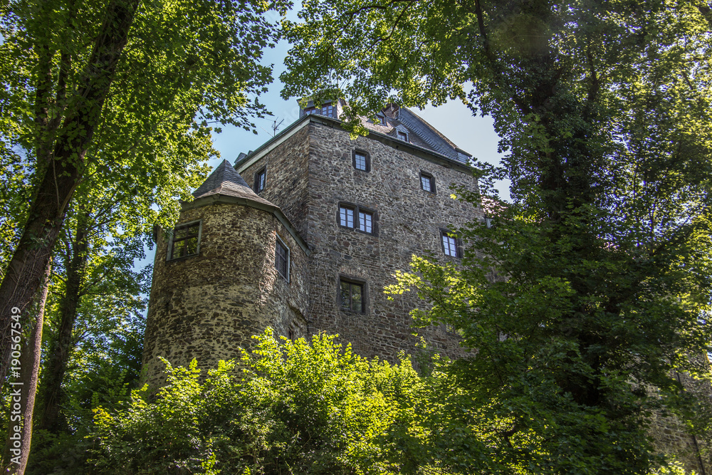 Schloss Schönstein in Wissen