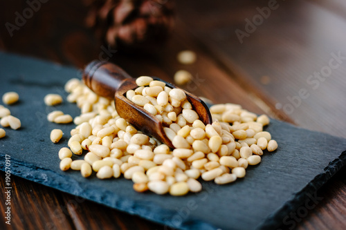 Natural organic pine nuts o...