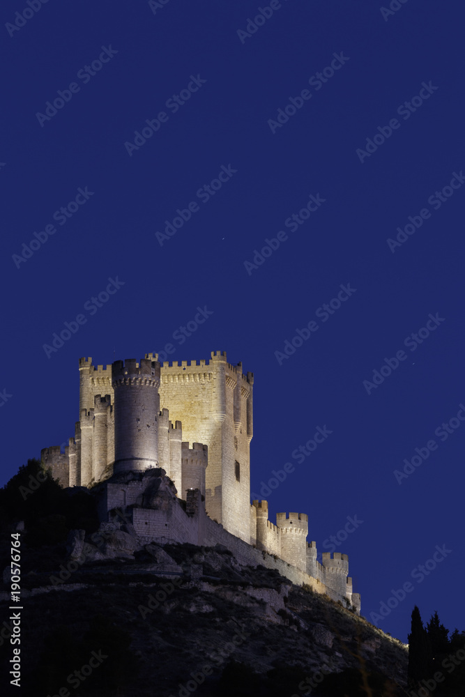 Castillo de Peñafiel en la Rivera del Duero