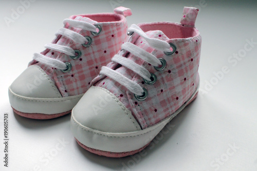 baby girl's pink shoes