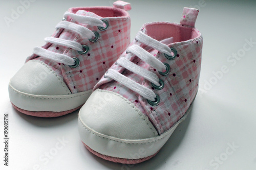 baby girl's pink shoes