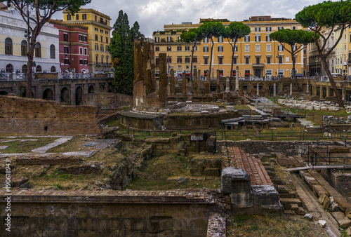 Bilde på lerret Rome, Italy Largo di Torre Argentina archaeological site