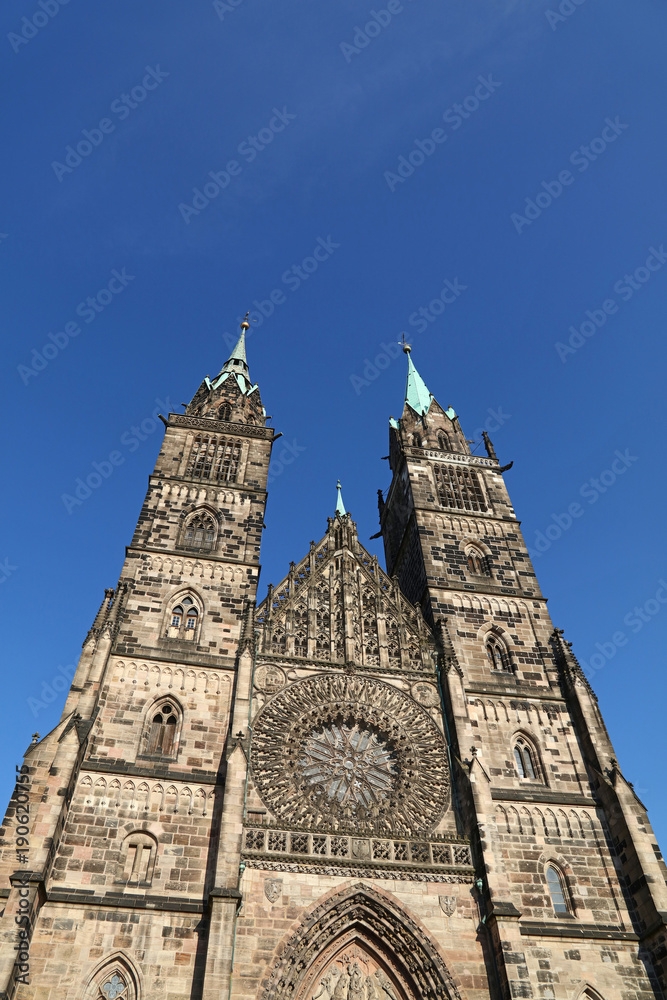 Fototapeta premium Saint Lawrence cathedral in Nuremberg, Germany