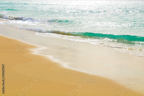 Exotic waves in Cape Verde