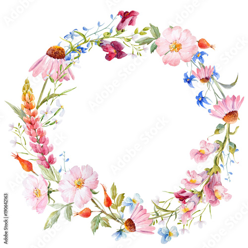 Watercolor floral wreath © zenina