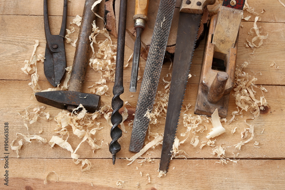 Ahşap ve eski marangoz aletleri Stock Photo | Adobe Stock