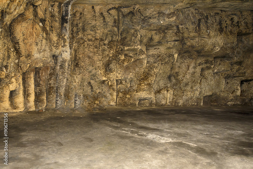 Cuadro en lienzo underground tunnels and caves