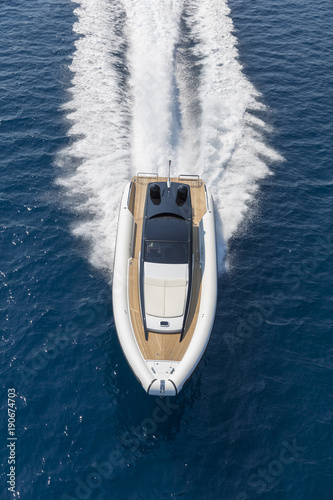Motor boat in navigation © Andrea