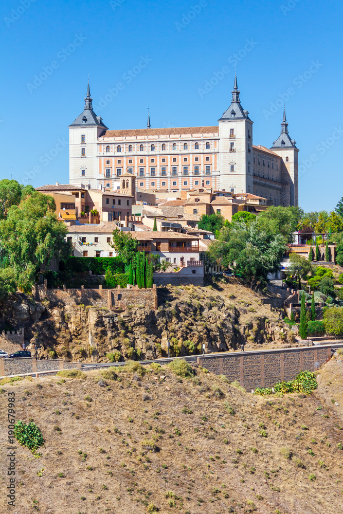 Toledo, die Stadt gelegen am Tagus Fluss mit seiner Kathedrale und dem Alcázar.