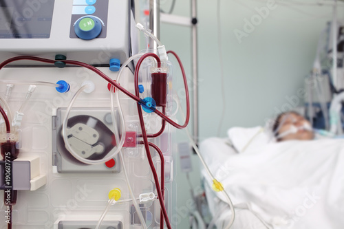 Medical equipment for blood dialysis of a seriously ill patient