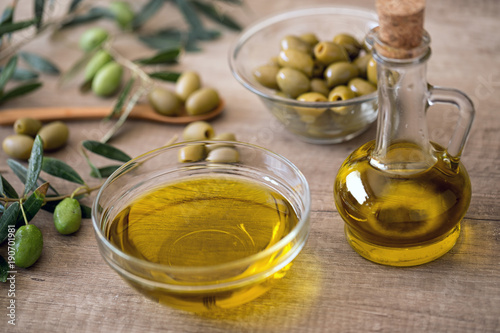 Obraz na plátne Extra virgin healthy Olive oil.