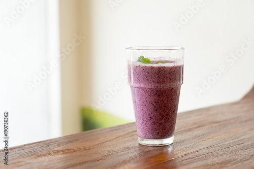 Mix berry smothie with mint