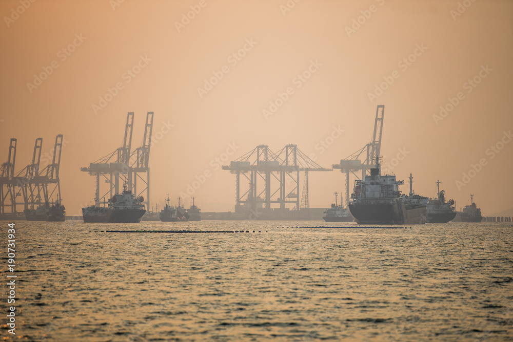 harbour crane port crane marine loading and unloading logistics terminal port