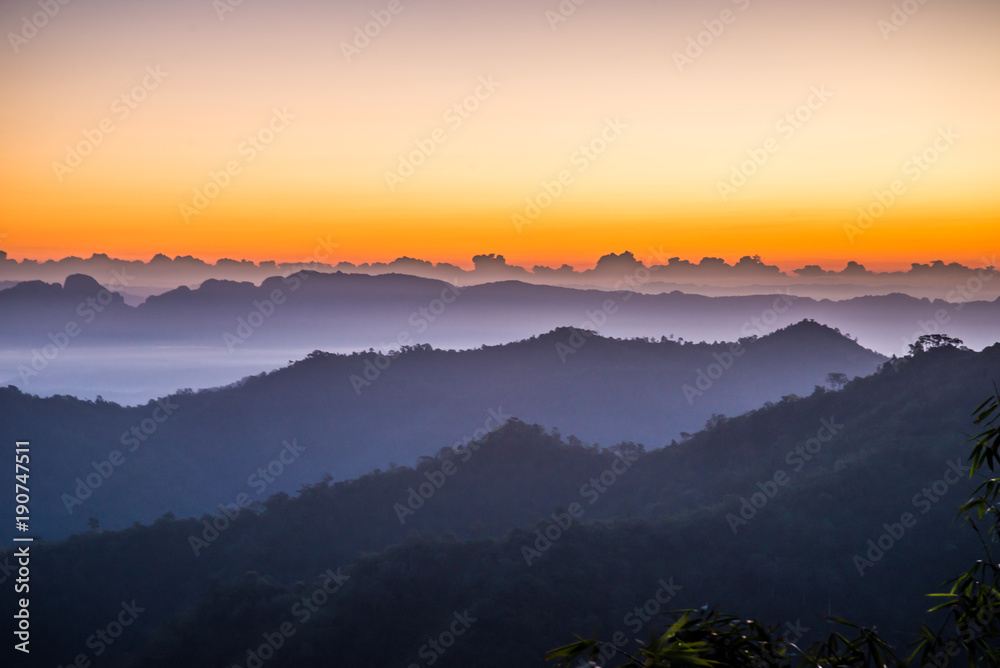 Obraz premium Sunrise on the mountain