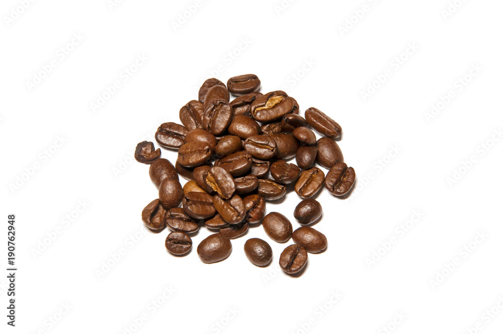Naklejka premium Coffee beans isolated on white background