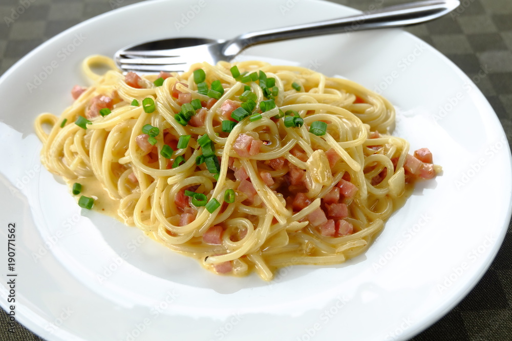 bacon ham spaghetti white sauce