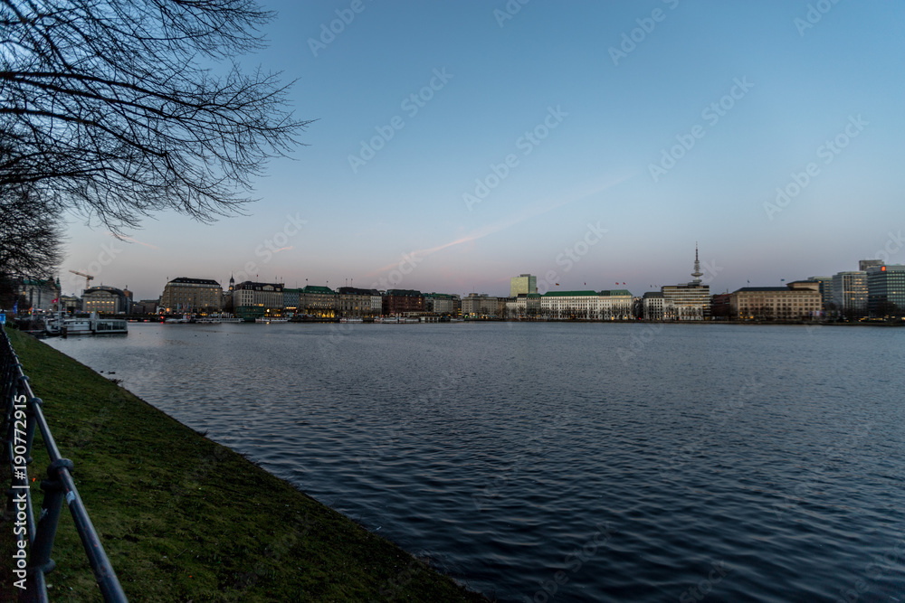 Fototapeta premium Binnenalster in Hamburg 