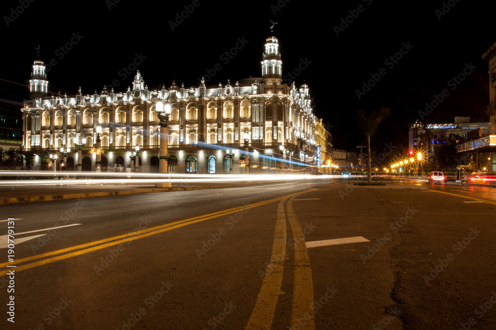 Street urban Langzeitbelichtung in der Nacht in Havanna Kuba