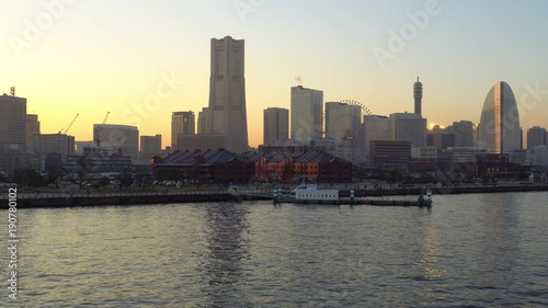 冬の横浜みなとみらいの夕焼け１