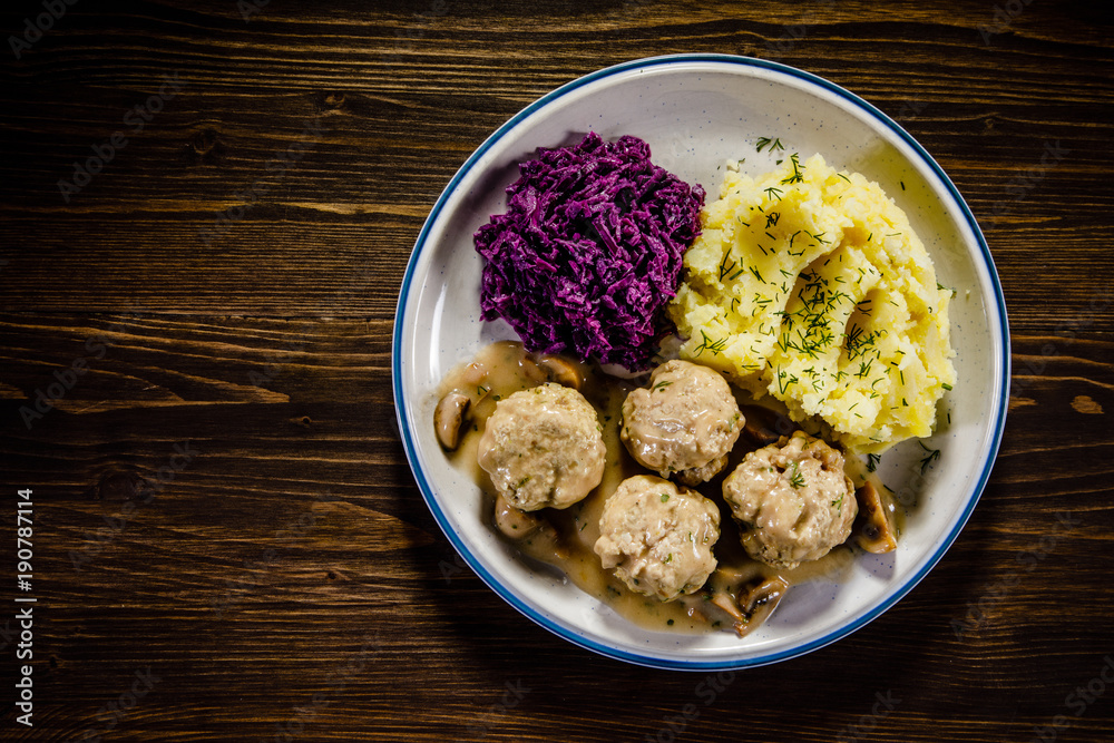 Roasted meatballs, mashed potatoes and vegetables Roasted meatballs, mashed potatoes and vegetables