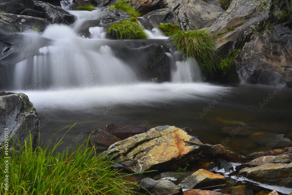 Fototapeta premium cascada rio agua dulce