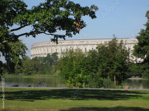 Kongresshalle und Dutzendteich photo