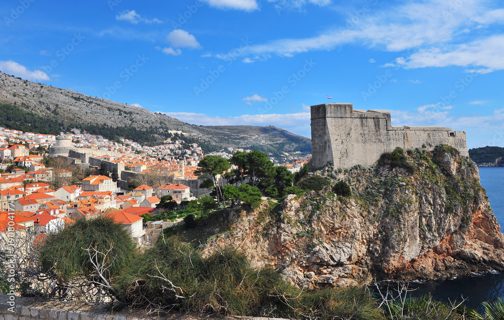 Fototapeta premium Medieval fortress and Dubrovnik old town