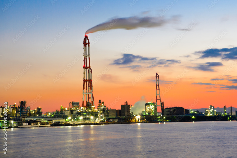 Naklejka premium 工場地帯の夕焼け