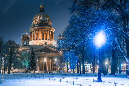 Center of Petersburg. Snow-covered city. Russian Federation. Winter city. Architecture of Russia. Winter St. Petersburg. Snow-covered architecture. Isaakievsky obor in the snow. Russia in the winter.