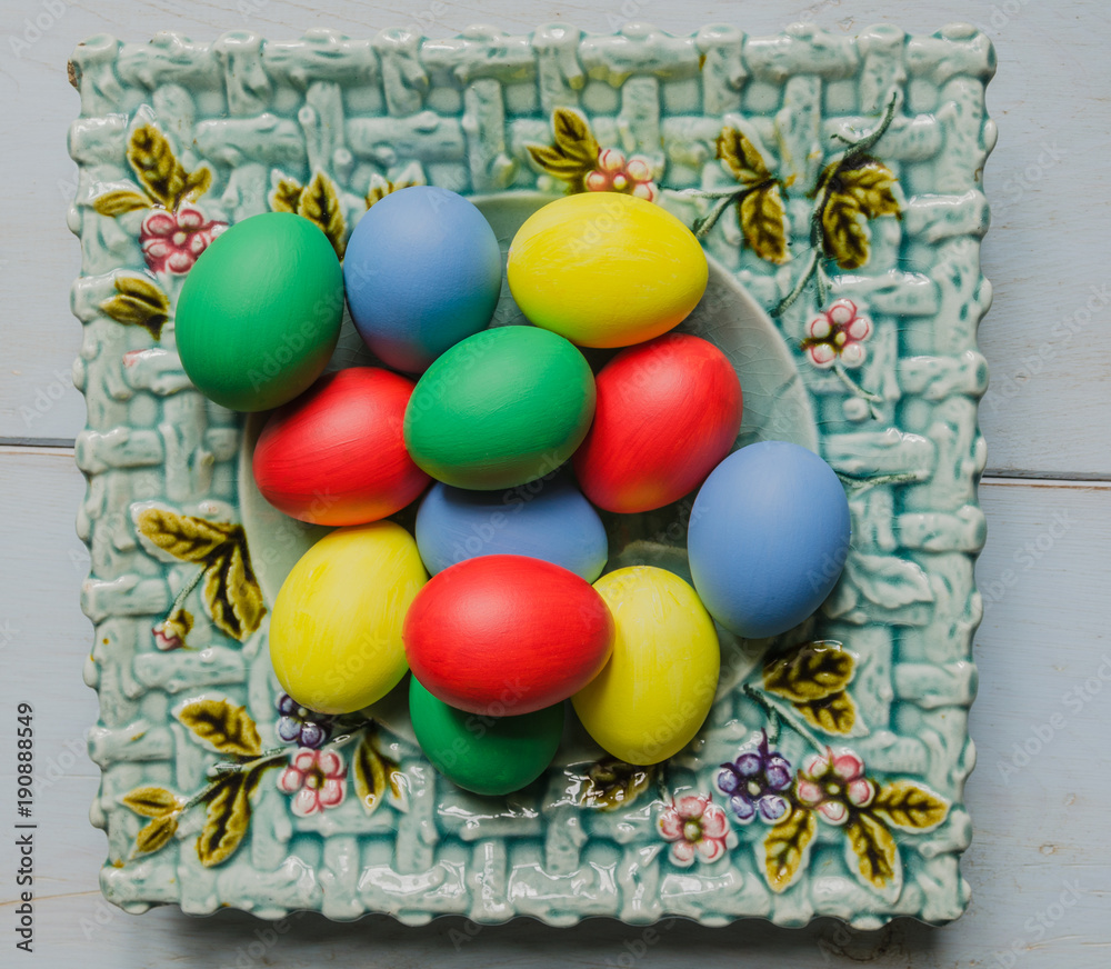 Obraz premium Easter eggs in plate