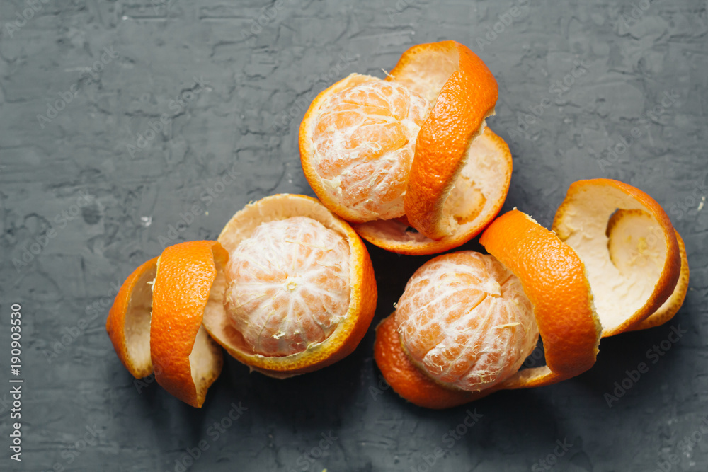 Фотография orange peel mandarin background. tangerines top view