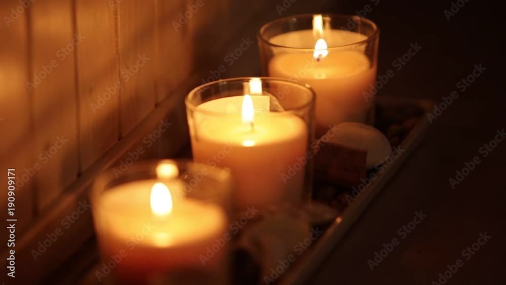 Candele accese nell'area relax alle terme