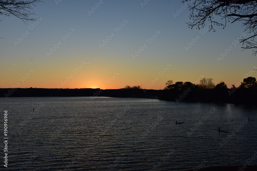 Naklejka premium Sunset on the Lake