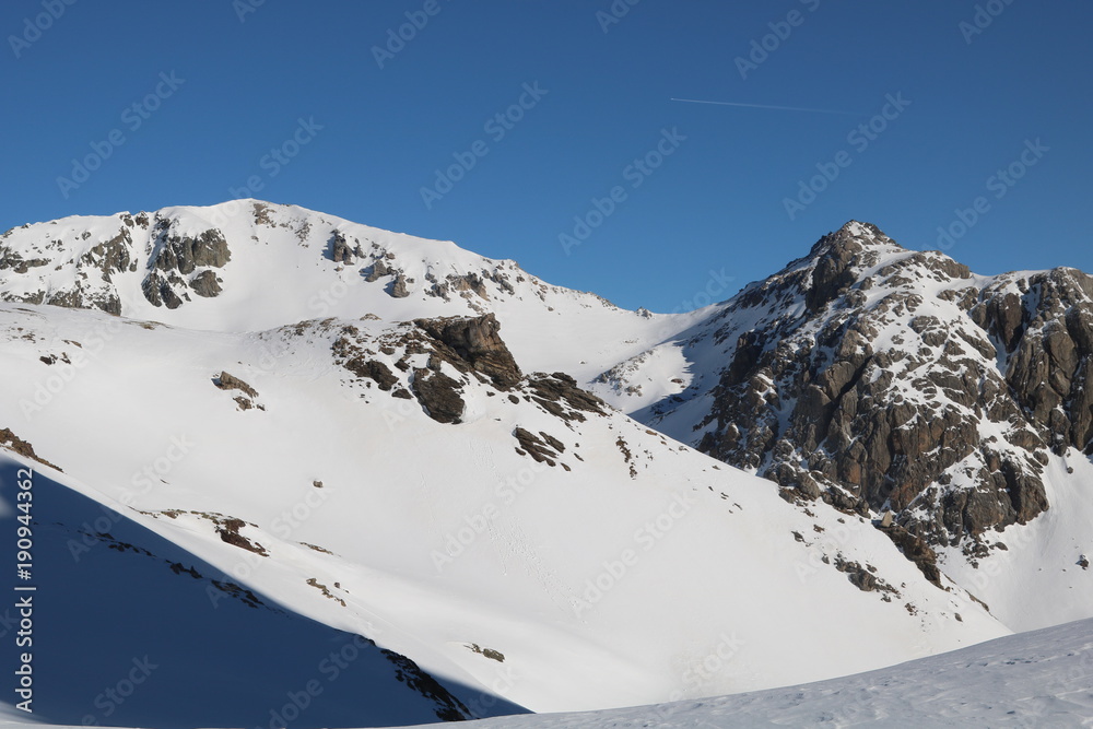 Skitourenparadies Bivio,
Corn Suvretta 3072m, Fourcla Camuotsch 2923m und Corn Camuotsch 3017m.