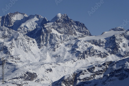 Skitourenparadies Bivio,  Blick vom Piz dal Sasc 2720m auf   Piz Bernina 4048m, Piz Scerscen 3971m,   Piz Roseg 3987m und Il chapütschin 3386m. © Reinhold Einsiedler