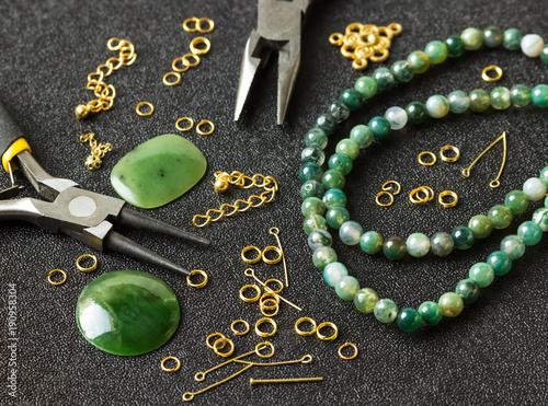 Tools, beads, accessories for making jewelry. Needlework.
