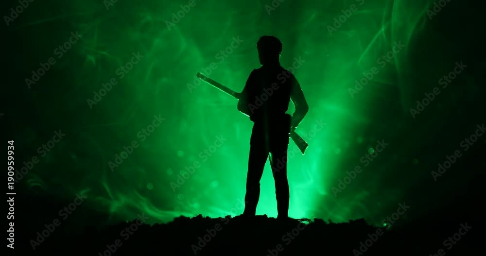 Soldier With Riffle Shadow Vidéo Stock Man with riffle at night with light rotating, or War ...