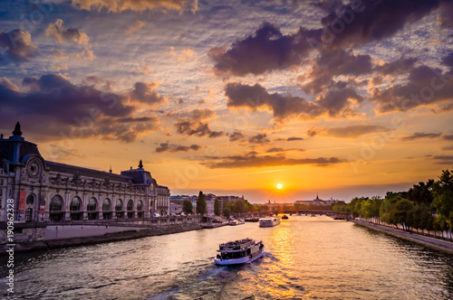 Billede på lærred Sunset over Orsay Museum