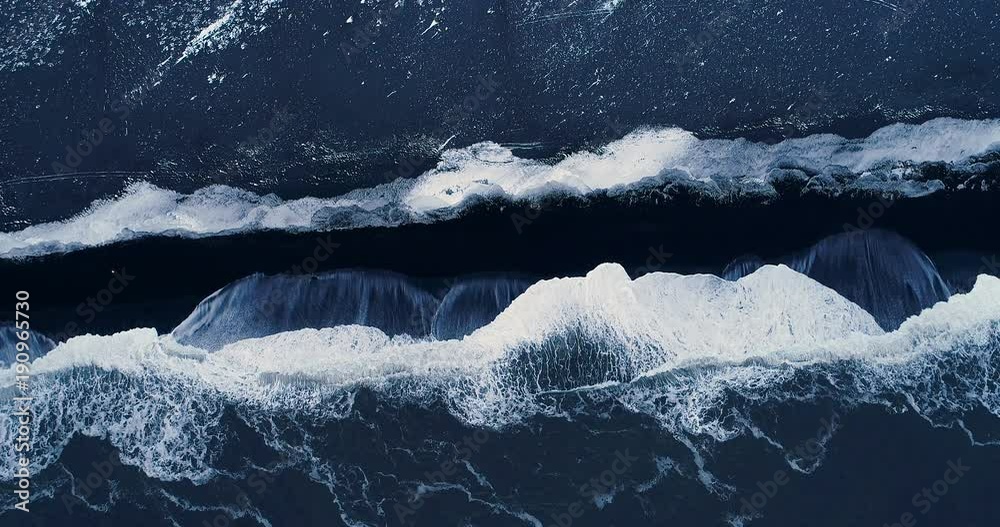 plage de sable noir en vue aérienne, Islande