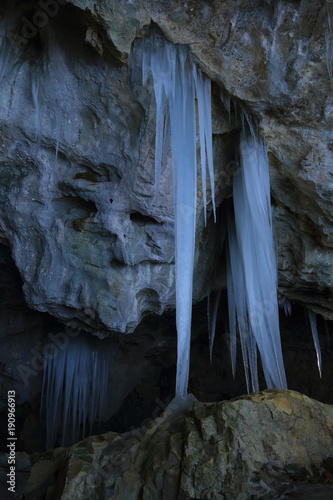 洞窟の氷柱