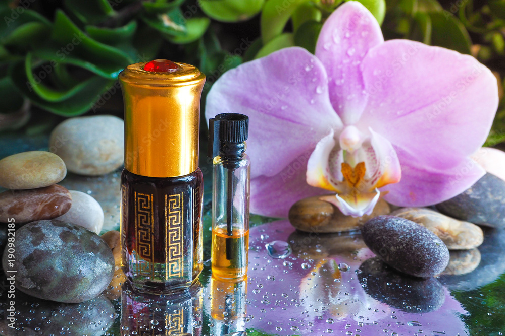 Arabic natural vegetable oil for relaxation and Spa treatments.
Arabic natural vegetable oil for relaxation and Spa treatments.