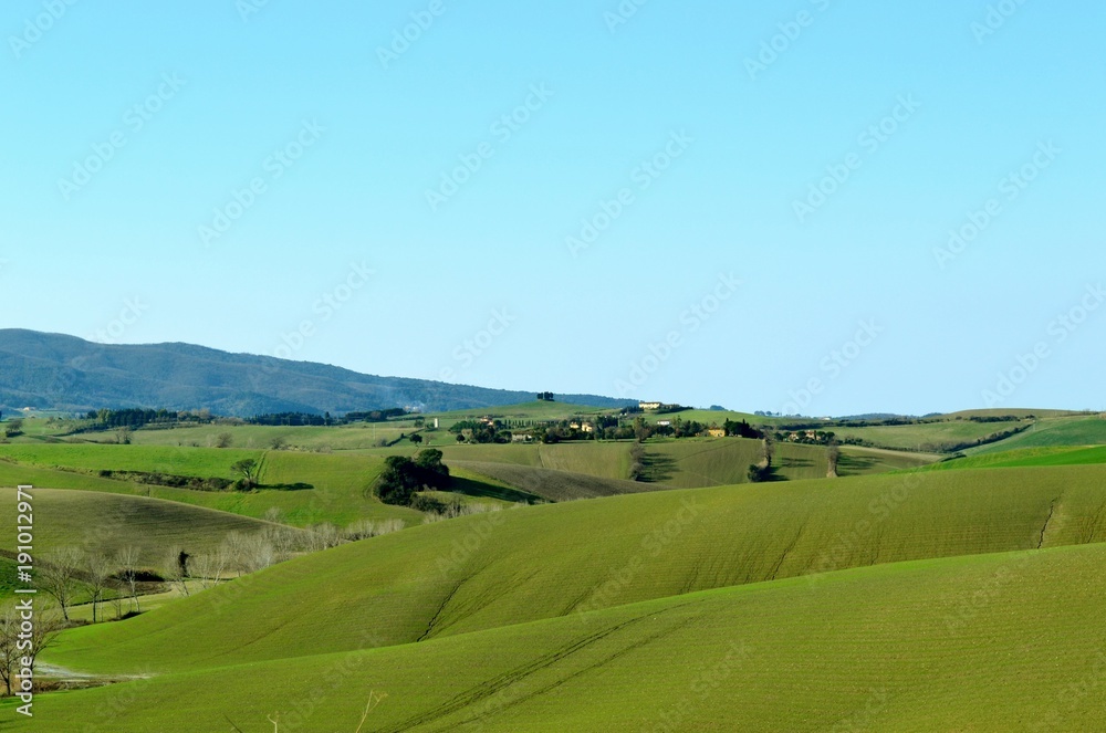 frühlingshafte Landschaft in der Toskana