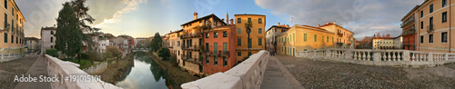Vicenza, ponte sul fiume Retrone a 360°