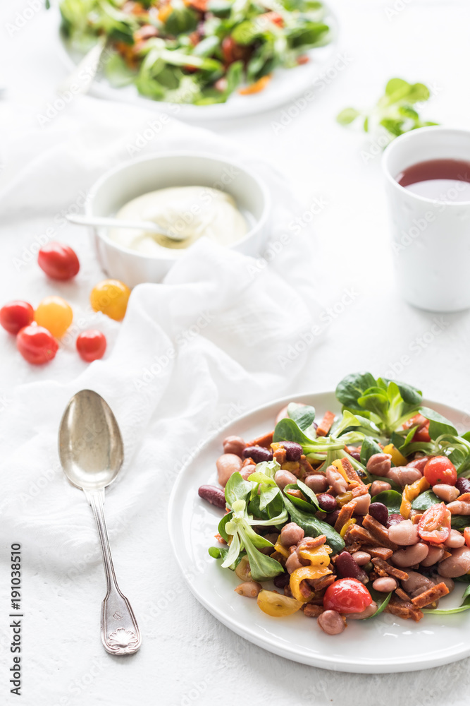 Salad with beans and tomatoes Salad with beans and tomatoes