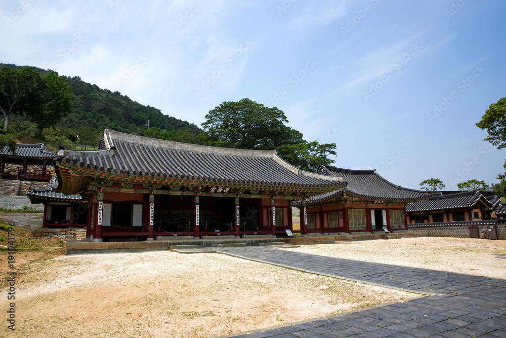 Tongjeyoung is a historical site of the Joseon Dynasty in Munhwa-dong, Tongyeong, Korea.