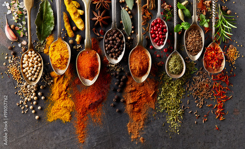 Canvas Print Spices on black background