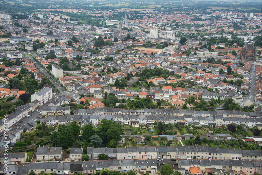Vue aérienne d'une résidence à Cholet dans le Maine-et-Loire en France
