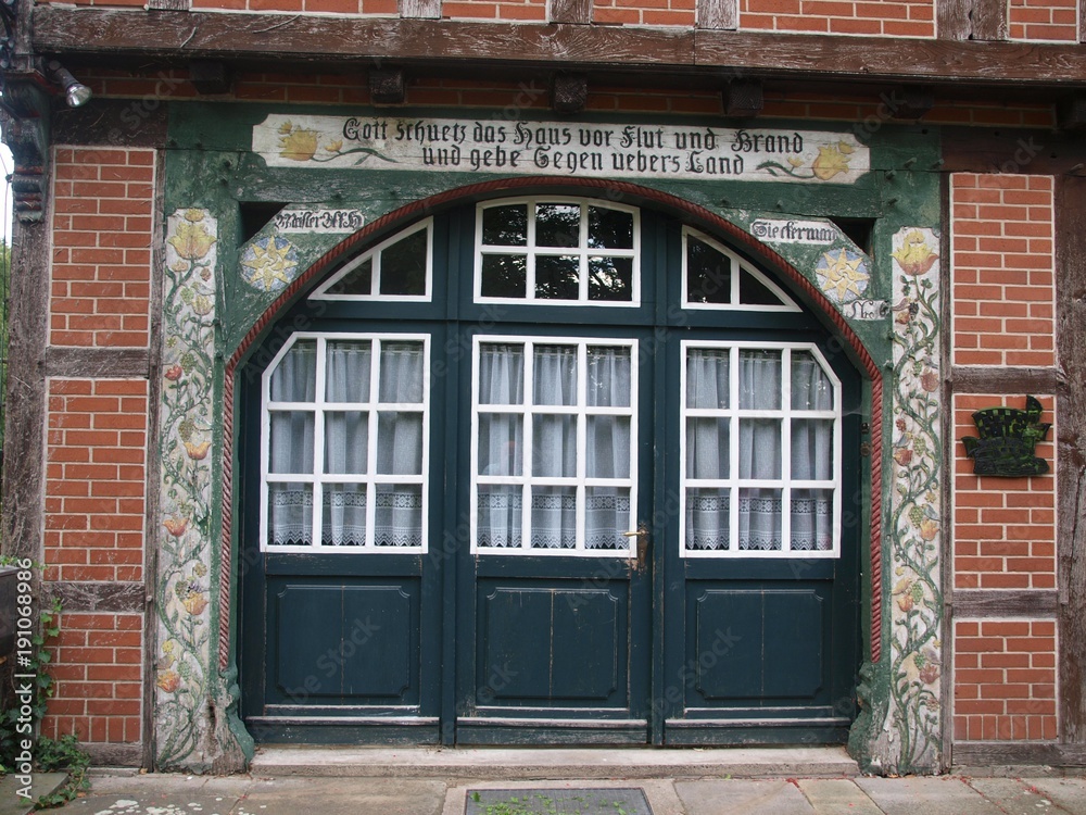 Fenstern an einem Fachwerkhaus in der Nähe von Münster Fenstern an einem Fachwerkhaus in der Nähe von Münster